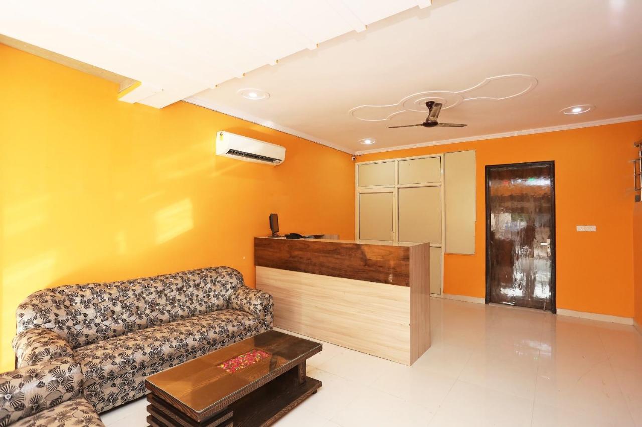 Oyo Rose Residency Near Dwarka Sector 9 Metro Station Otel Yeni Delhi Dış mekan fotoğraf